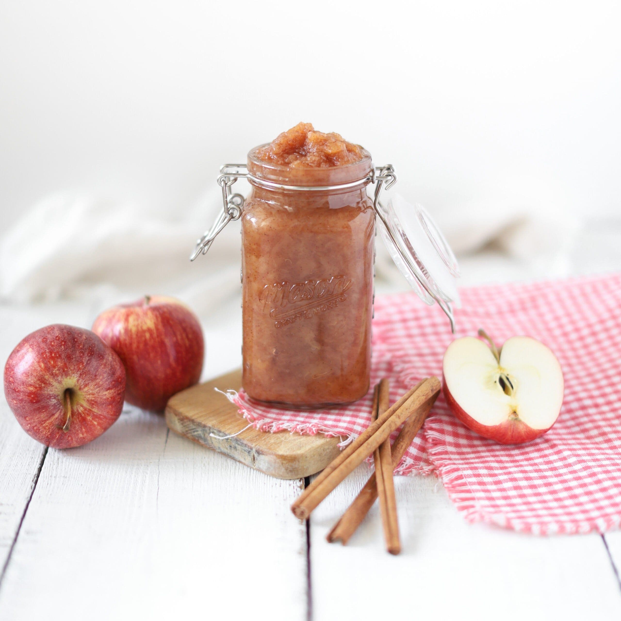 Slow Cooker Apple Sauce banner image
