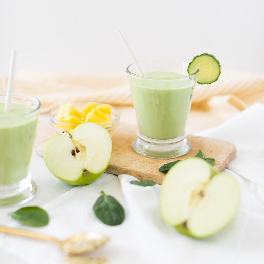 Green smoothie with green apples and cucumber