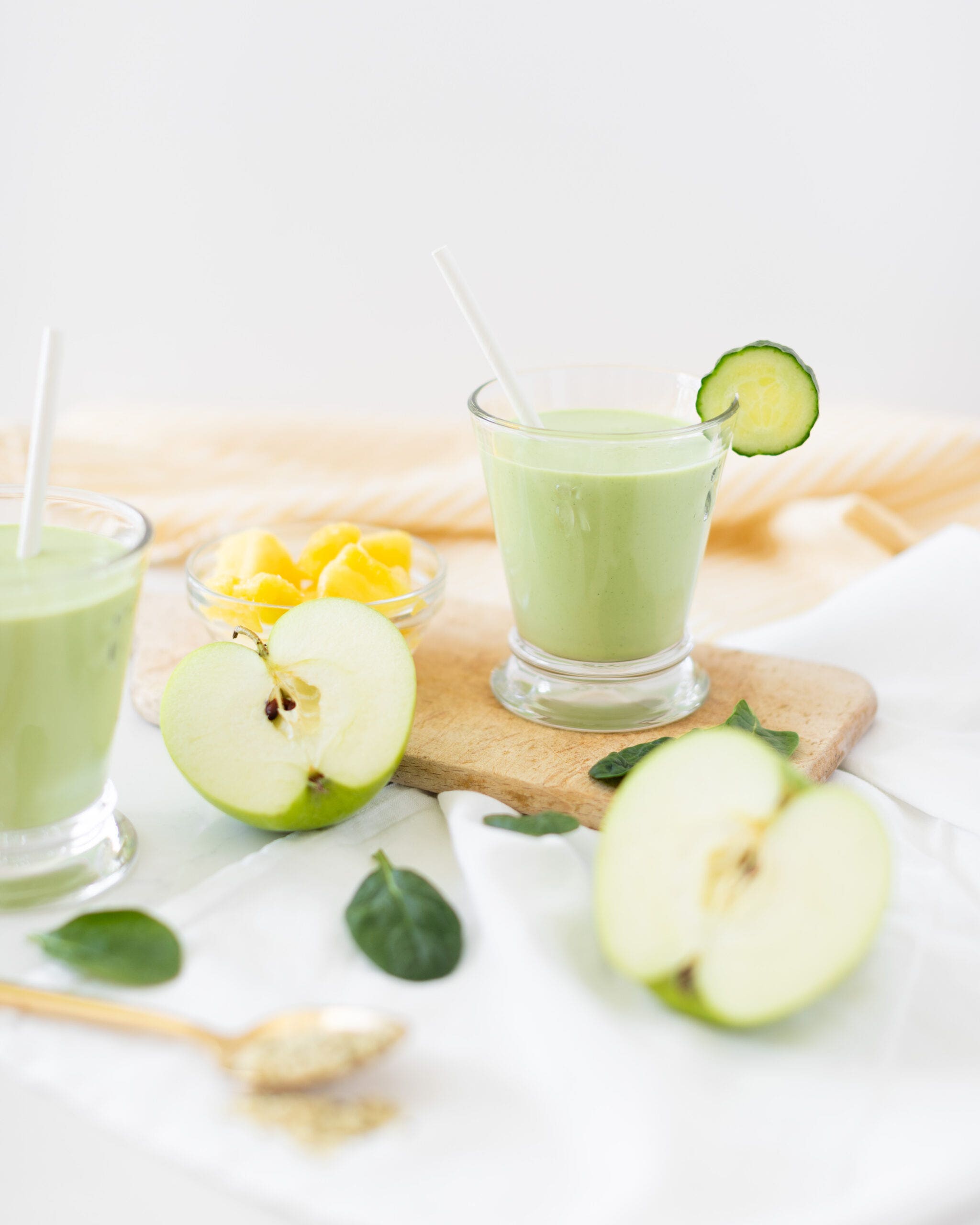 Green smoothie with green apples and cucumber