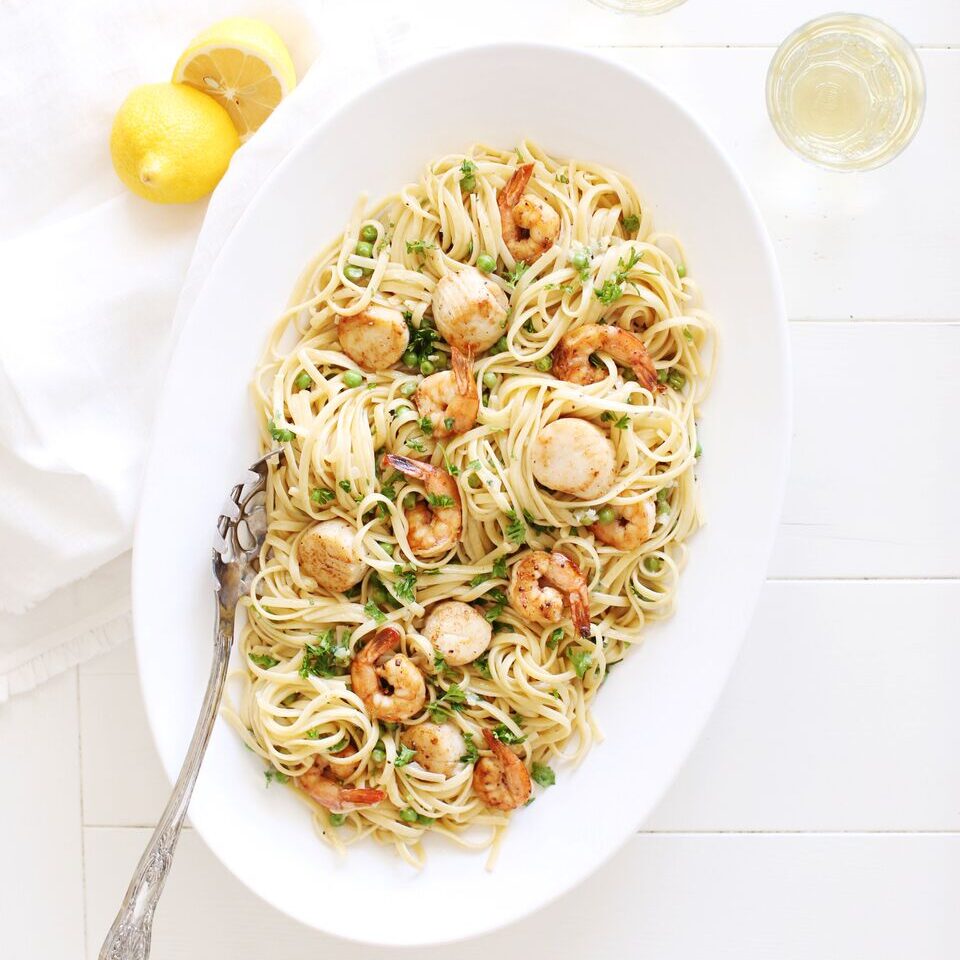 pasta with scallops and shrimp and lemon